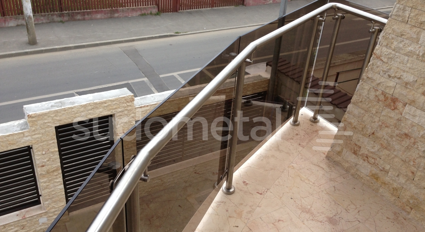 Balustrada pentru balcon din inox cu sticla BT 012 2